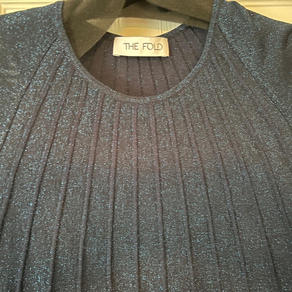 THE FOLD London Lumia Knitted Long Sleeve Pleated Midi Dress in Metallic Blue - Picture 15 of 16